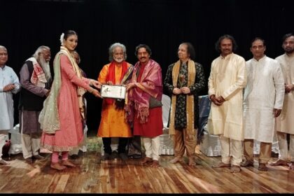 Respect For Guru; गुरु के प्रति सम्मान व्यक्त करती श्रेया की कथक मंच पर एंट्री।