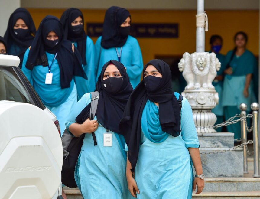 BAN ON HIJAB; कर्नाटक में हिजाब पर से प्रतिबंध हटाया गया.